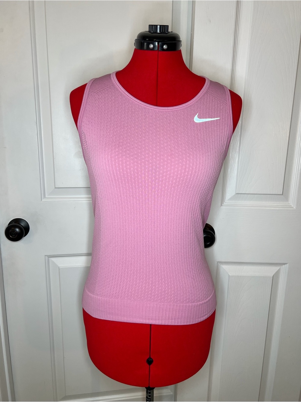 Nike Infinite Sleeveless Racerback Activewear Pink Top Just Do It Women XS.